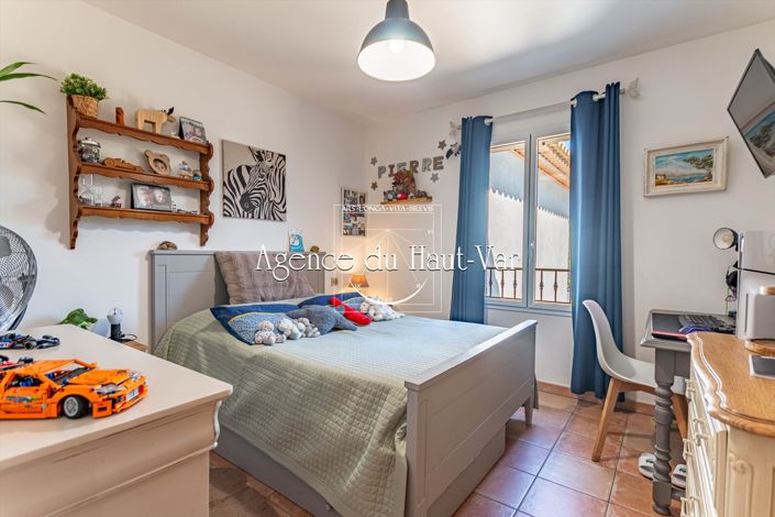 Image No.38-5 Bed House for sale