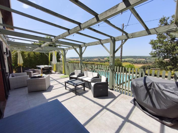 Image No.2-4 Bed House for sale