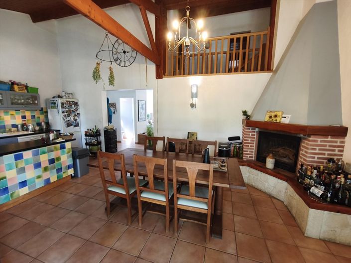 Image No.8-4 Bed House for sale