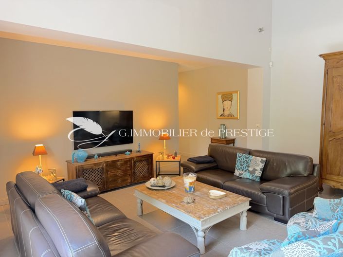 Image No.17-5 Bed House for sale