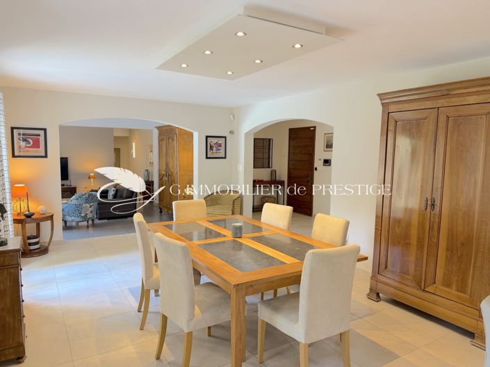 Image No.21-5 Bed House for sale