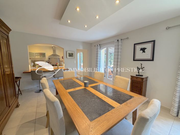 Image No.7-5 Bed House for sale