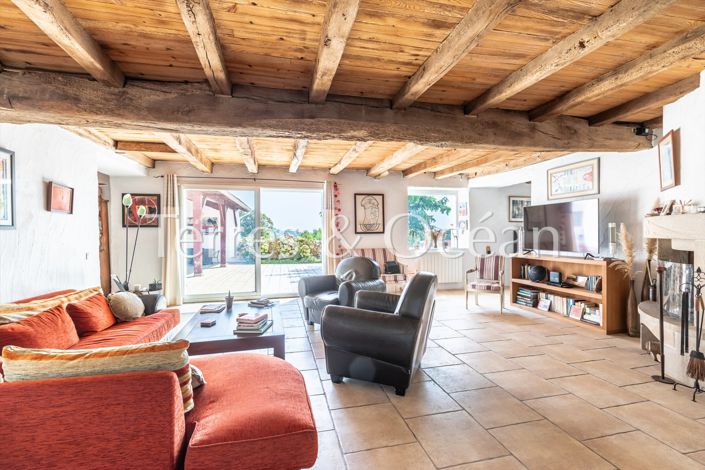 Image No.10-7 Bed House for sale