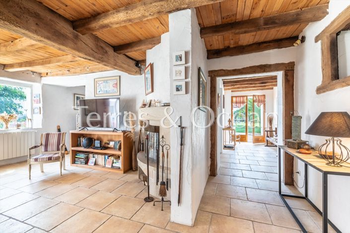 Image No.11-7 Bed House for sale