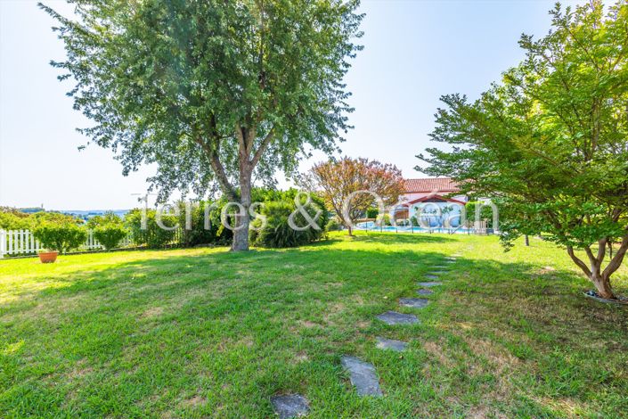 Image No.6-7 Bed House for sale