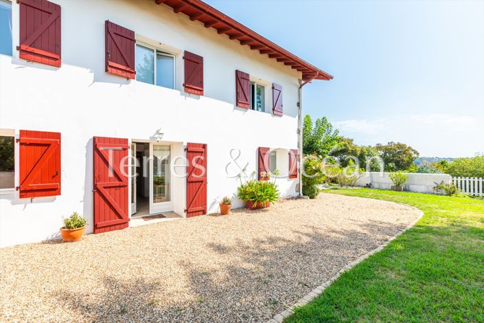 Image No.7-7 Bed House for sale