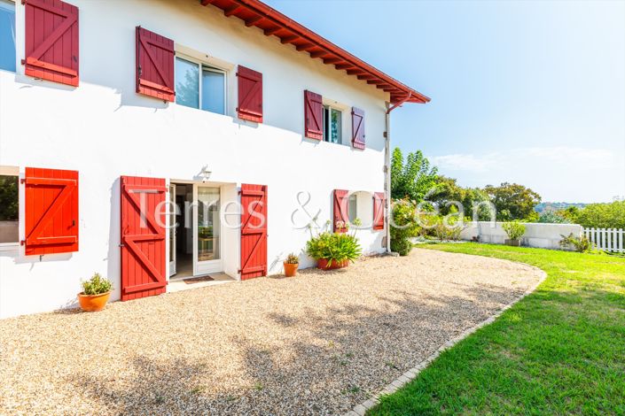 Image No.8-7 Bed House for sale