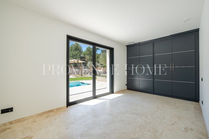 Image No.19-4 Bed House for sale
