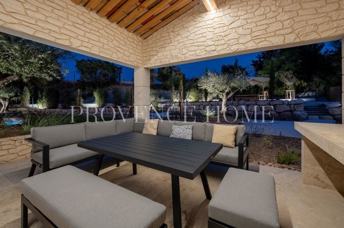 Image No.20-4 Bed House for sale