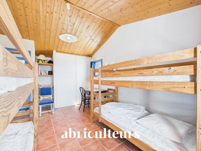 Image No.17-7 Bed House for sale
