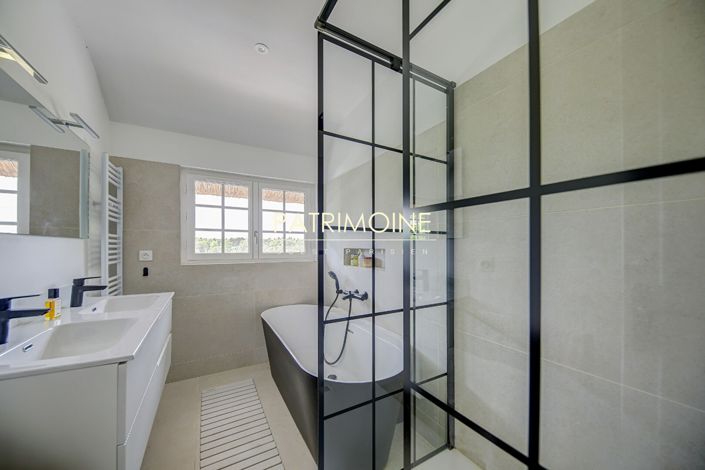 Image No.16-5 Bed House for sale
