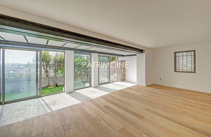 Image No.16-5 Bed House for sale