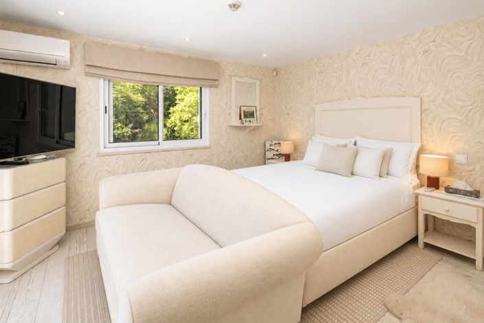 Image No.17-4 Bed House for sale