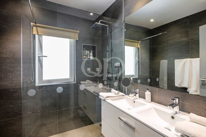Image No.33-4 Bed House for sale