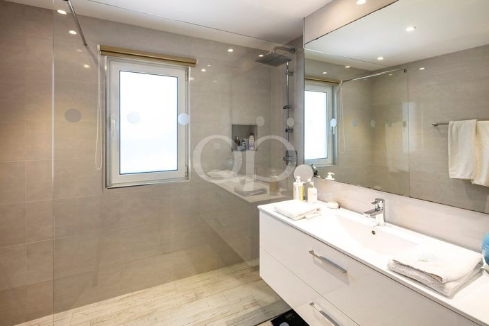Image No.34-4 Bed House for sale
