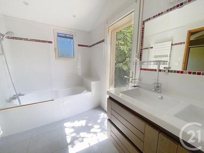 Image No.10-4 Bed House for sale