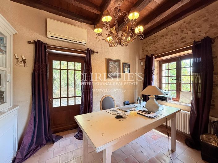 Image No.20-5 Bed House for sale