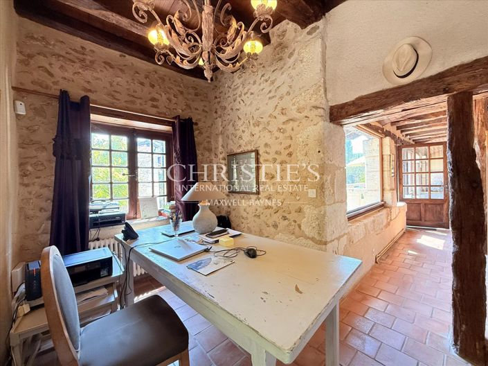 Image No.21-5 Bed House for sale