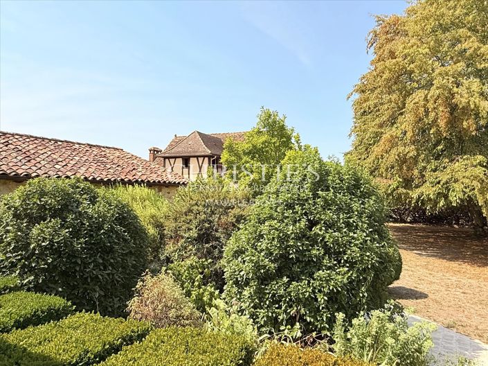 Image No.38-5 Bed House for sale
