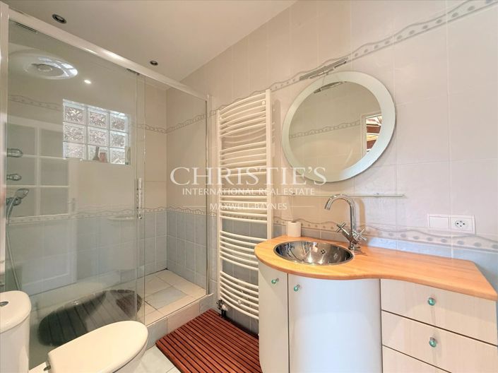 Image No.43-5 Bed House for sale