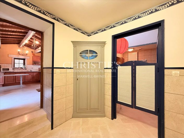 Image No.46-5 Bed House for sale
