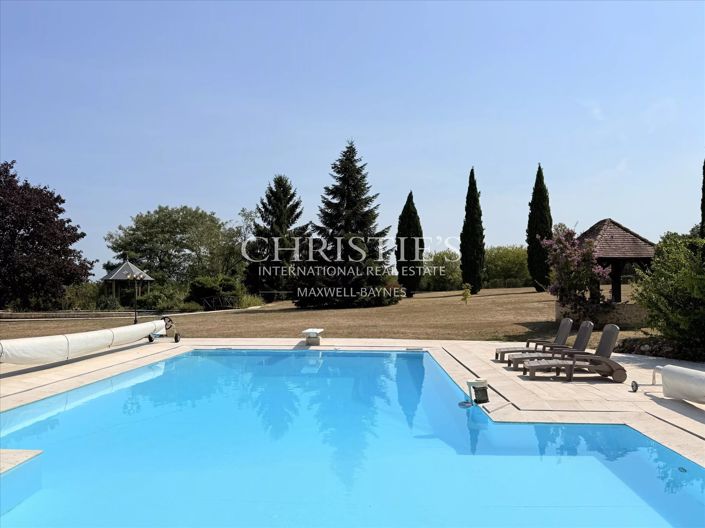 Image No.6-5 Bed House for sale