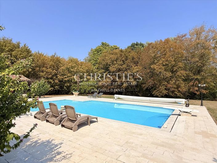Image No.7-5 Bed House for sale