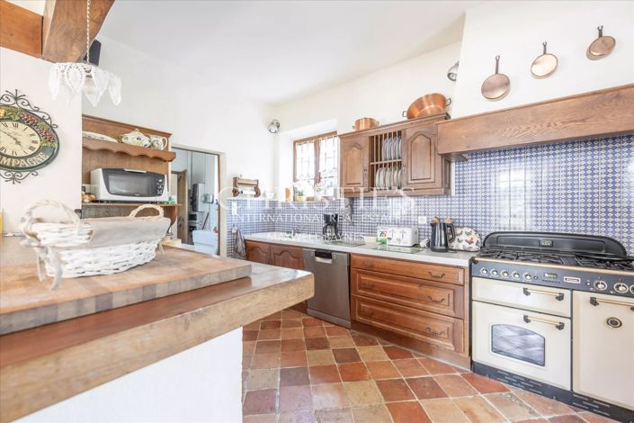 Image No.17-7 Bed House for sale
