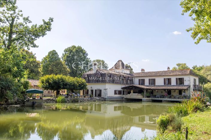 Image No.8-7 Bed House for sale