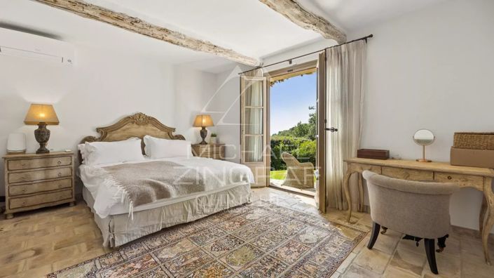 Image No.9-5 Bed House for sale