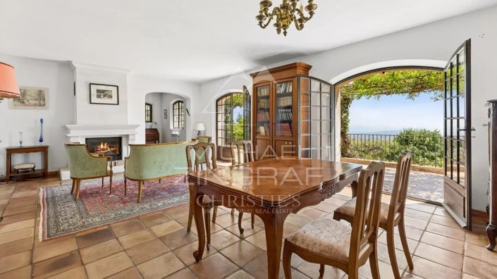 Image No.7-5 Bed House for sale