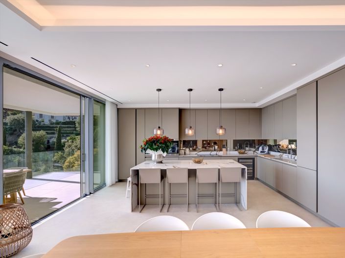 Image No.3-5 Bed House for sale