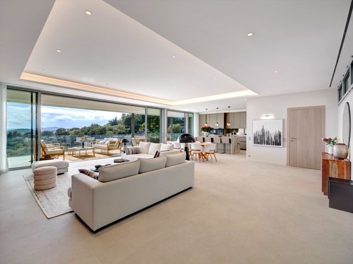 Image No.5-5 Bed House for sale