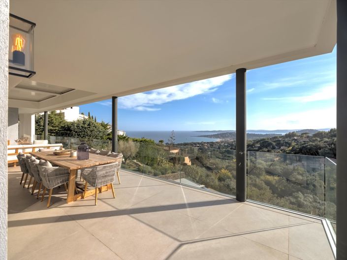 Image No.7-5 Bed House for sale