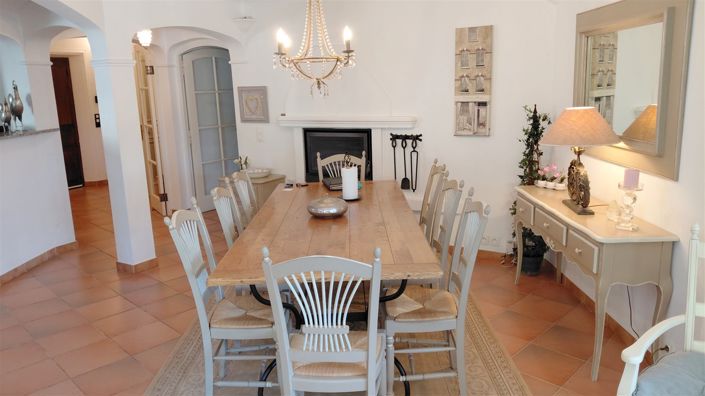 Image No.10-4 Bed Property for sale