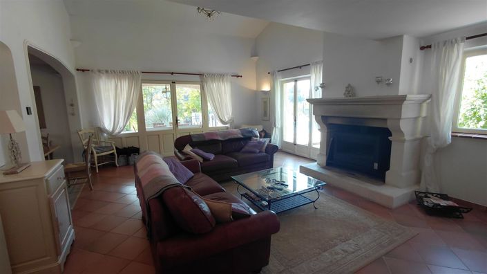 Image No.11-4 Bed Property for sale