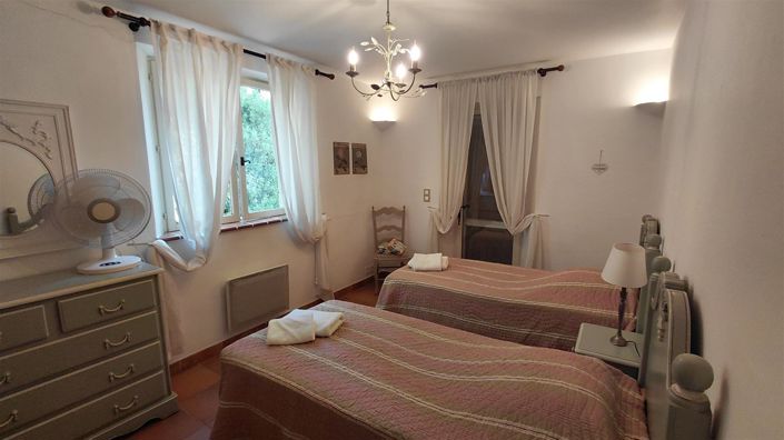 Image No.15-4 Bed Property for sale
