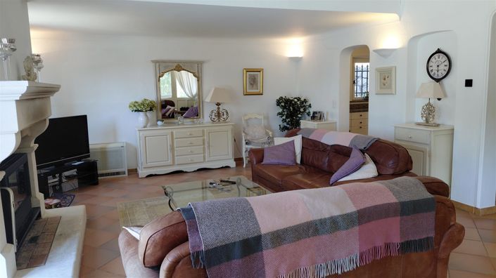 Image No.20-4 Bed Property for sale