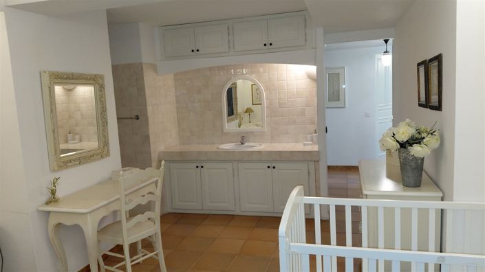 Image No.35-4 Bed Property for sale
