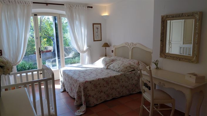 Image No.36-4 Bed Property for sale