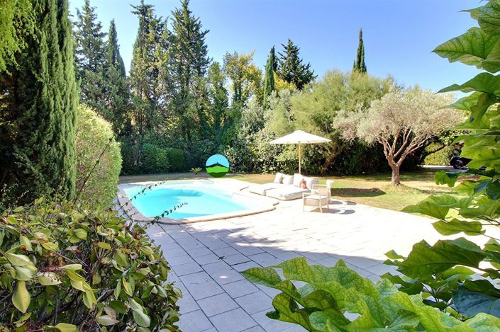 Image No.2-6 Bed House for sale