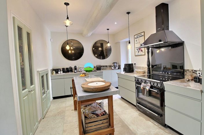 Image No.5-6 Bed House for sale
