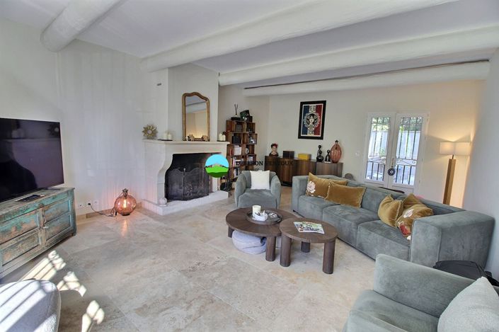 Image No.9-6 Bed House for sale