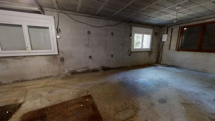 Image No.18-4 Bed House for sale