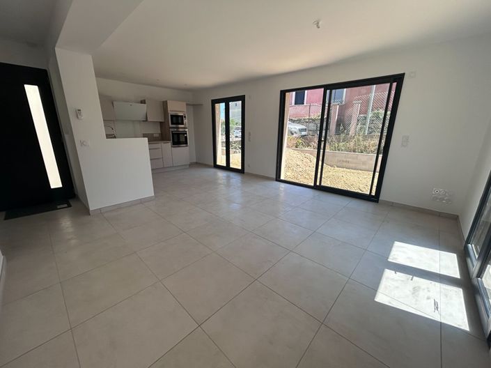 Image No.6-3 Bed House for sale