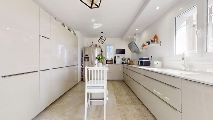 Image No.16-4 Bed House for sale