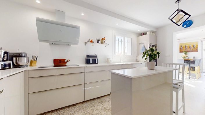 Image No.7-4 Bed House for sale