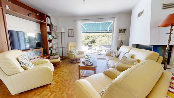 Image No.6-4 Bed House for sale