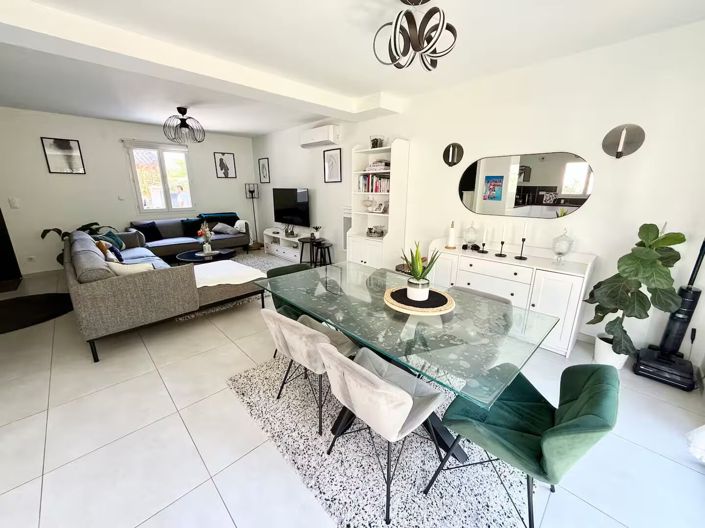Image No.11-3 Bed House for sale