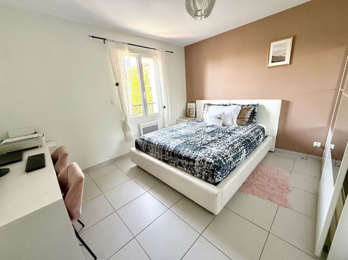 Image No.12-3 Bed House for sale